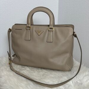 💯Authentic Prada tote Beige Leather bag🍀